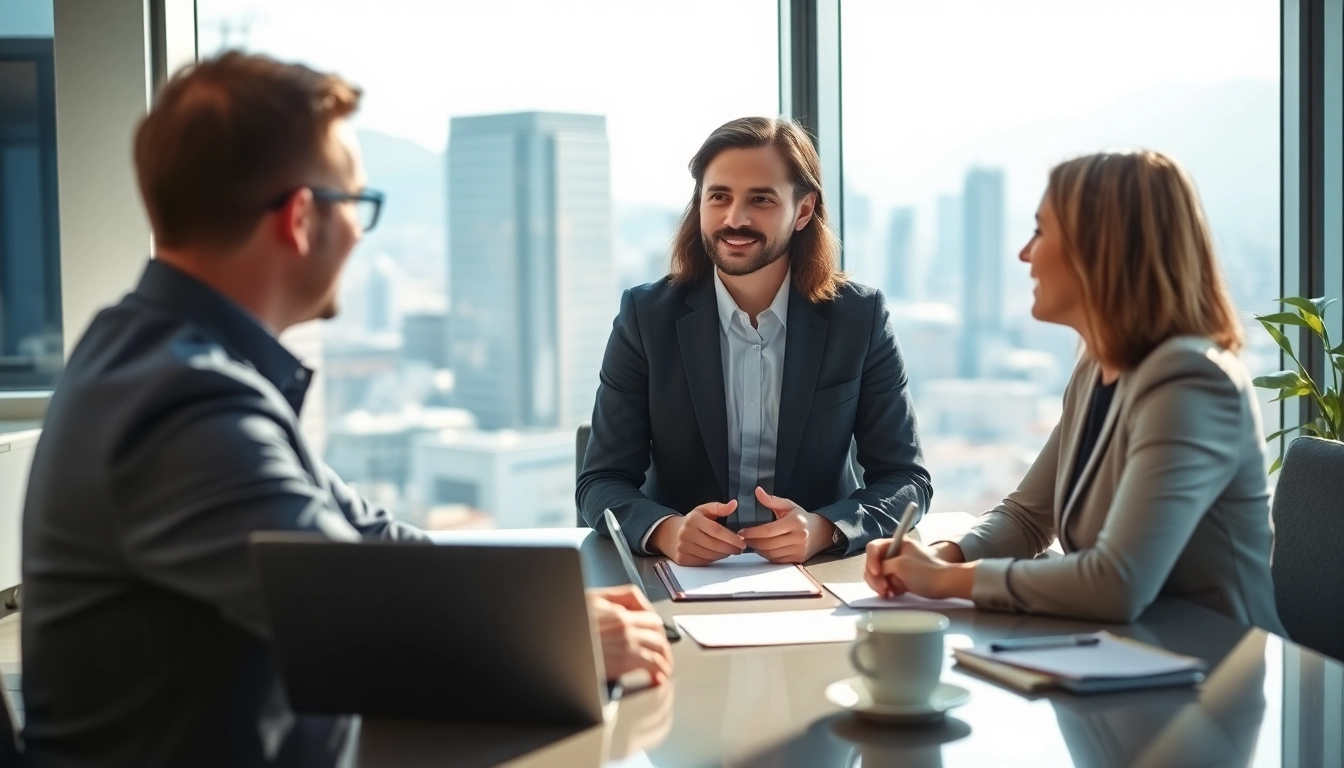 Headhunter Schweiz berät Kandidaten in einem modernen Büro mit Blick auf die Stadt.